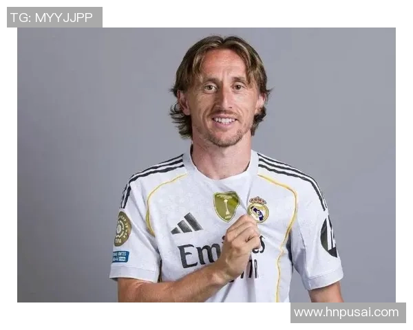 皇马锁定德甲左后卫目标转会费达七千万两名球员或将离队